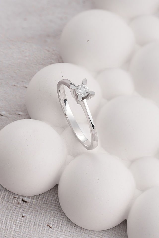 MOOM MÜCEVHERAT 14 Ayar Altın Pırlanta Badem Tırnak Tektaş Yüzük (Tüm Ölçüler Mevcuttur)