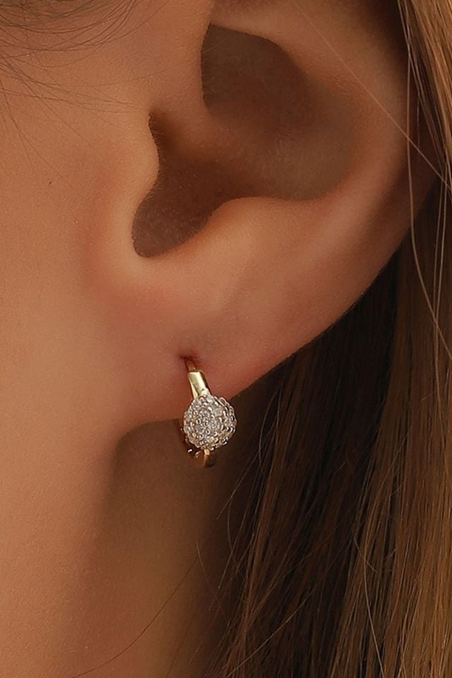 MOOM MÜCEVHERAT Kadın 14 Ayar Altın Küpe Minimalist Zirkon Taş Top Figürlü Halka Altın Küpe 12 mm