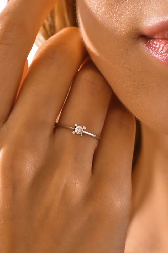 MOOM MÜCEVHERAT 14 Ayar Altın Pırlanta Dört Tırnak Tektaş Yüzük (Tüm Ölçüler Mevcuttur)