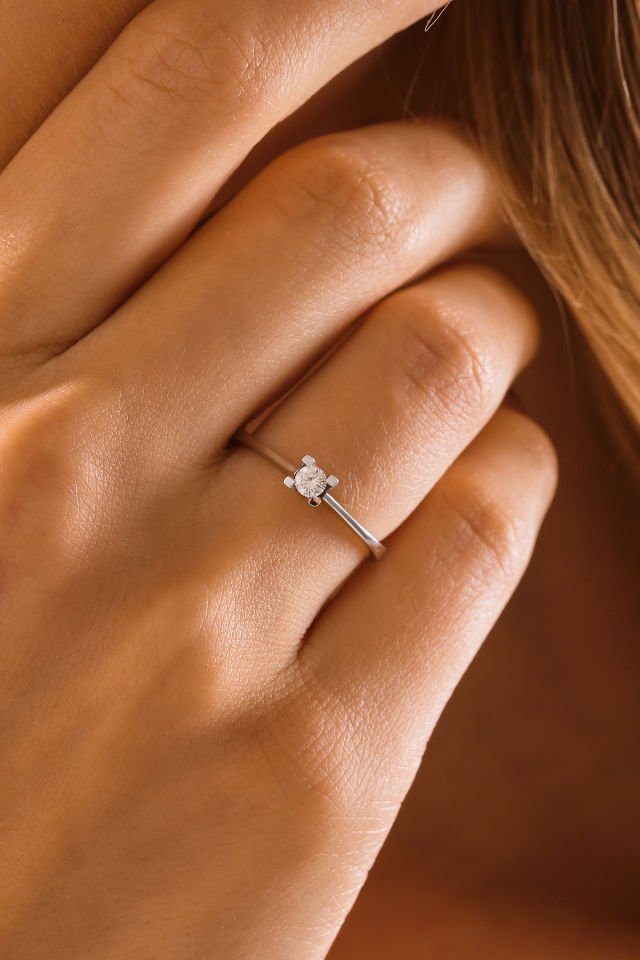 MOOM MÜCEVHERAT 14 Ayar Altın Pırlanta Dört Tırnak Tektaş Yüzük (Tüm Ölçüler Mevcuttur)