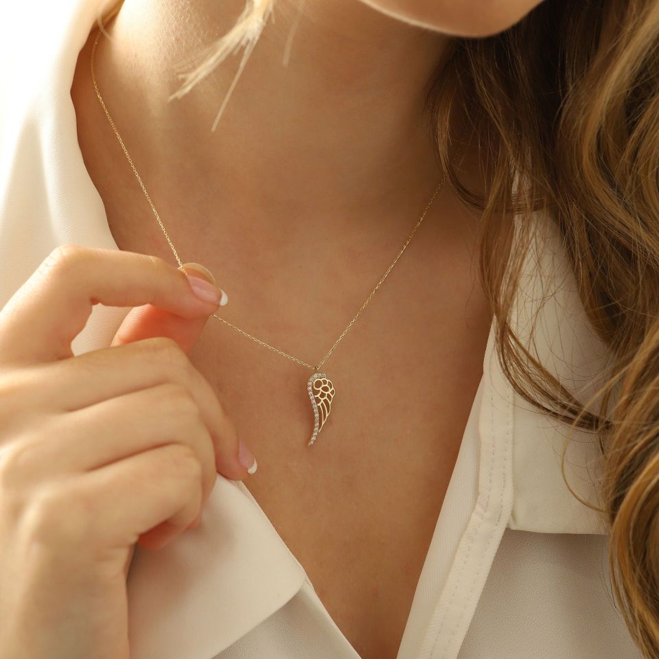 Moom Mücevherat Kadın 14 Ayar Altın Taşlı Melek Kanadı Kolye ''45 cm''