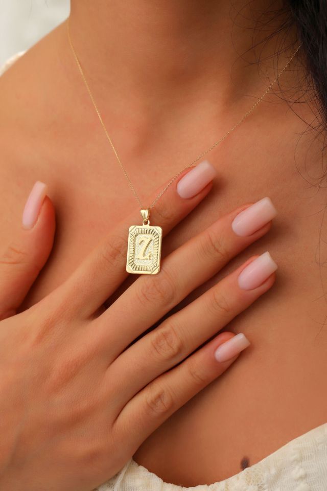 Moom Mücevherat Kadın 14 Ayar Altın Kare Harf Kolye A & Z Harfi Altın Kolye Zincirli Harf Kolye 42 Cm Z