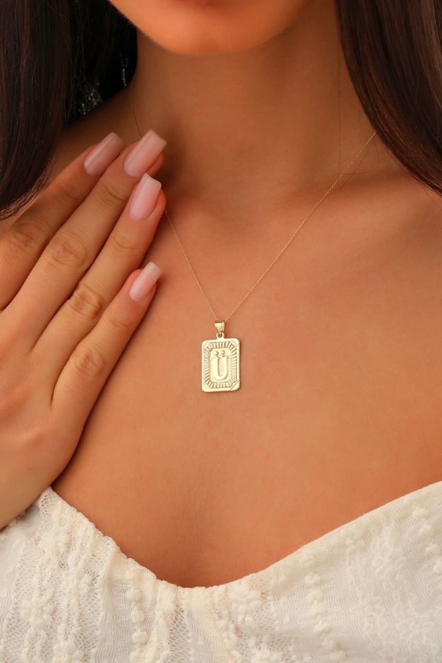 Moom Mücevherat Kadın 14 Ayar Altın Kare Harf Kolye A & Z Harfi Altın Kolye Zincirli Harf Kolye 42 Cm Ü