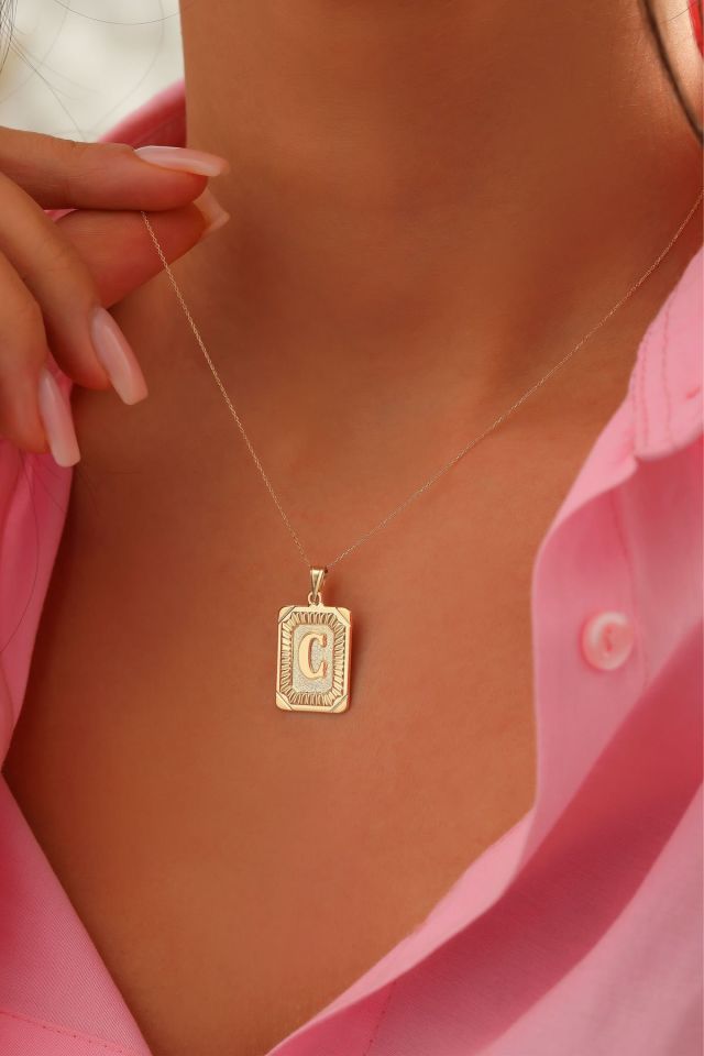 Moom Mücevherat Kadın 14 Ayar Altın Kare Harf Kolye A & Z Harfi Altın Kolye Zincirli Harf Kolye 42 Cm C
