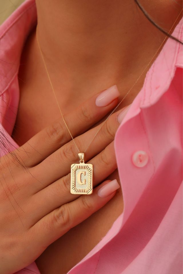 Moom Mücevherat Kadın 14 Ayar Altın Kare Harf Kolye A & Z Harfi Altın Kolye Zincirli Harf Kolye 42 Cm C