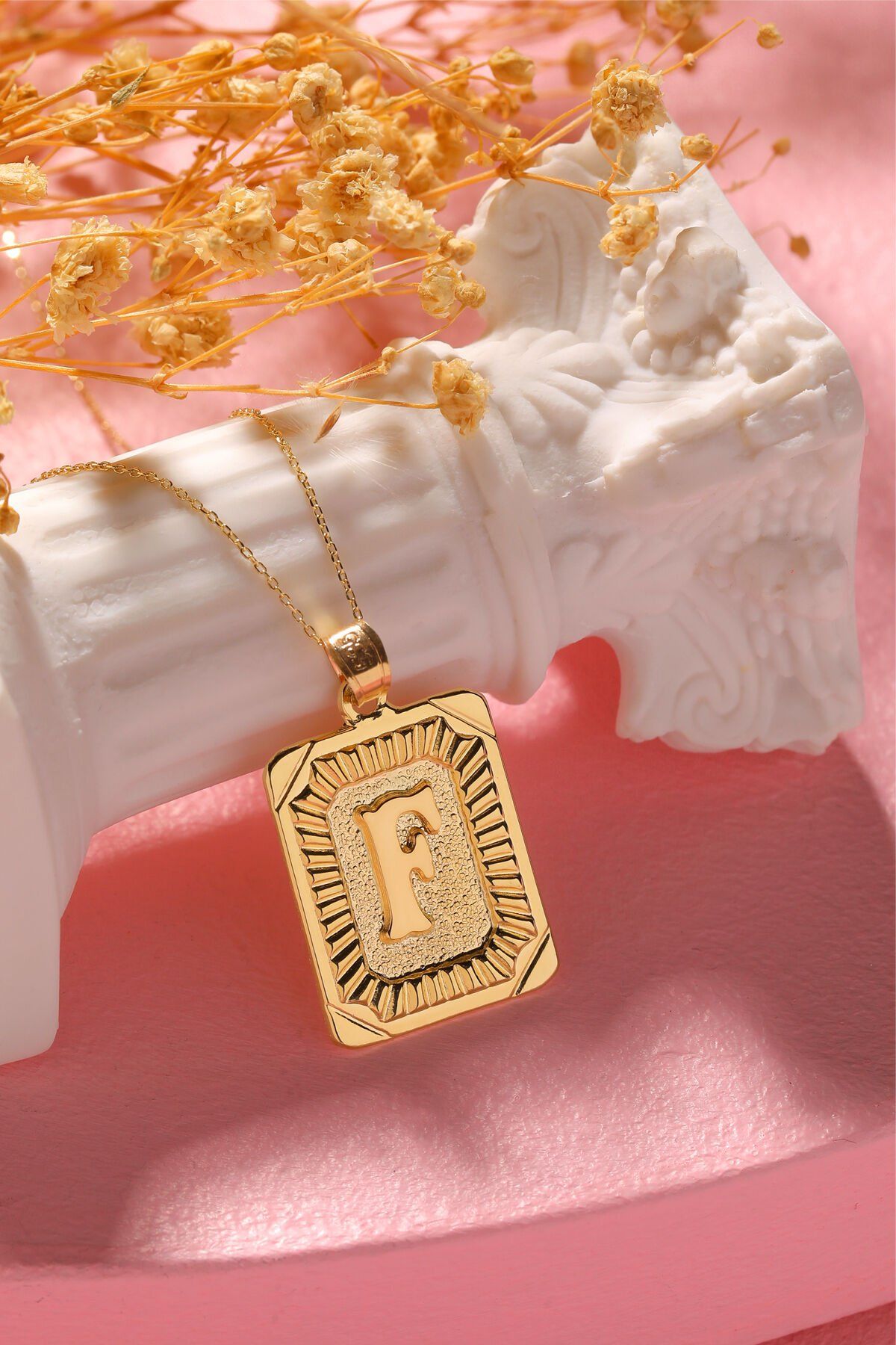 Moom Mücevherat Kadın 14 Ayar Altın Kare Harf Kolye A & Z Harfi Altın Kolye Zincirli Harf Kolye 42 Cm F