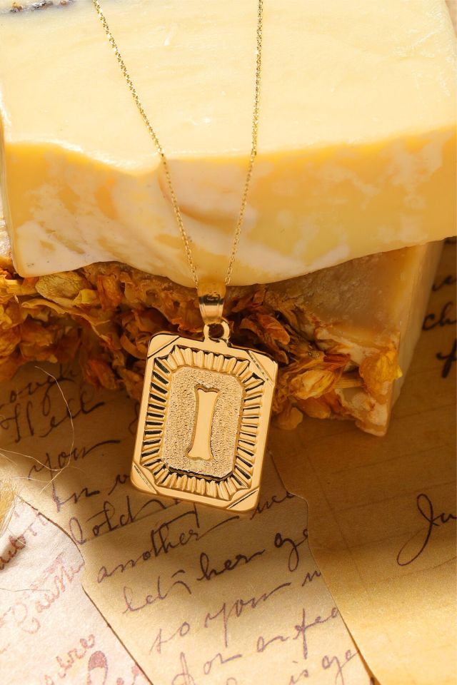 Moom Mücevherat Kadın 14 Ayar Altın Kare Harf Kolye A & Z Harfi Altın Kolye Zincirli Harf Kolye 42 Cm I